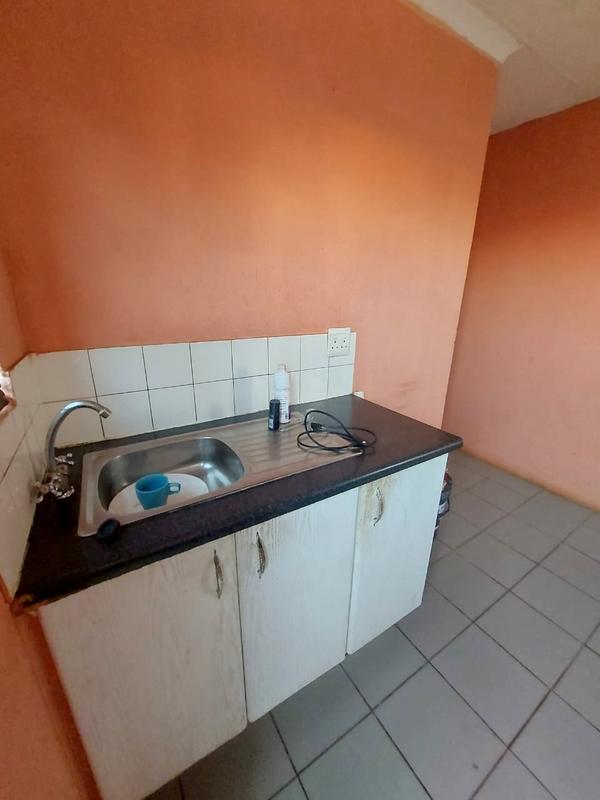 2 Bedroom Property for Sale in Protea Glen Gauteng