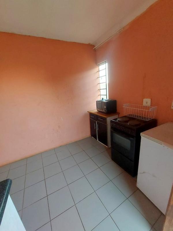 2 Bedroom Property for Sale in Protea Glen Gauteng