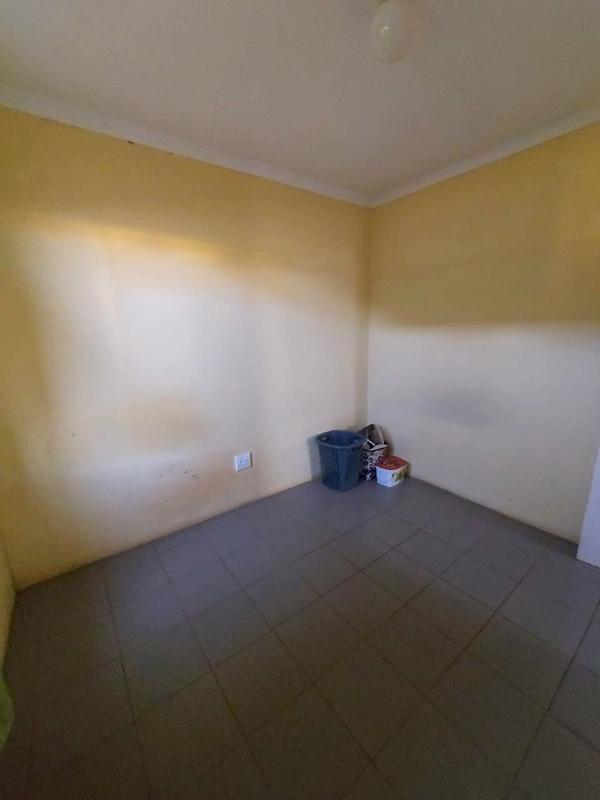 2 Bedroom Property for Sale in Protea Glen Gauteng