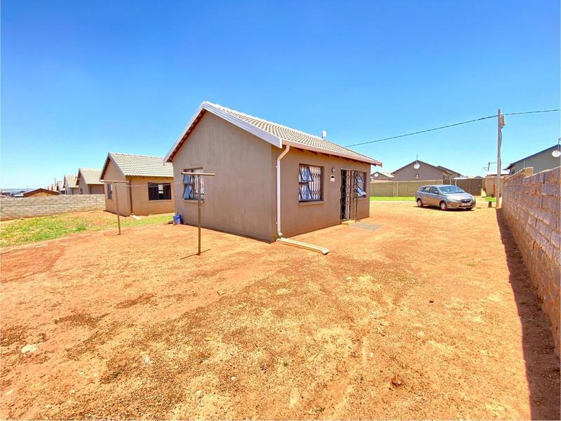 2 Bedroom Property for Sale in Toekomsrus Gauteng