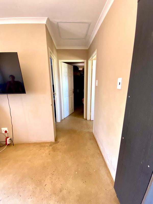 2 Bedroom Property for Sale in Toekomsrus Gauteng