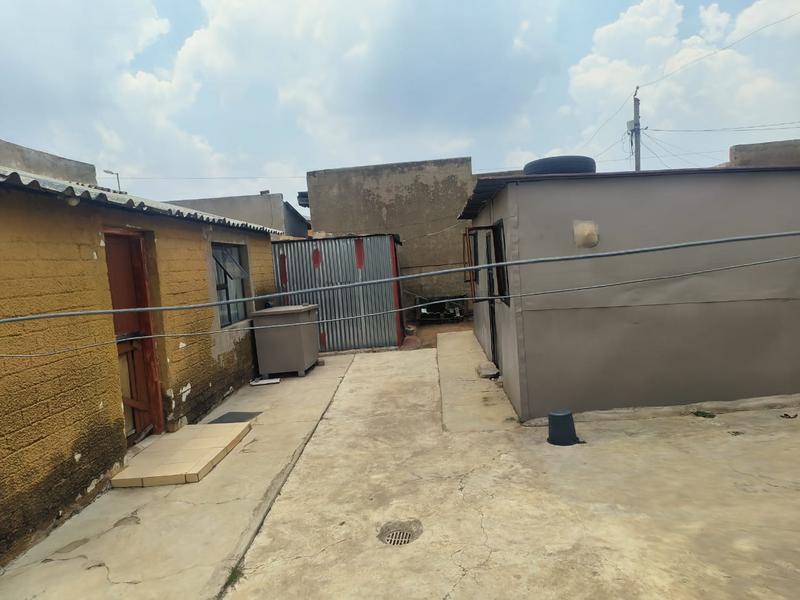 2 Bedroom Property for Sale in Mapetla Gauteng