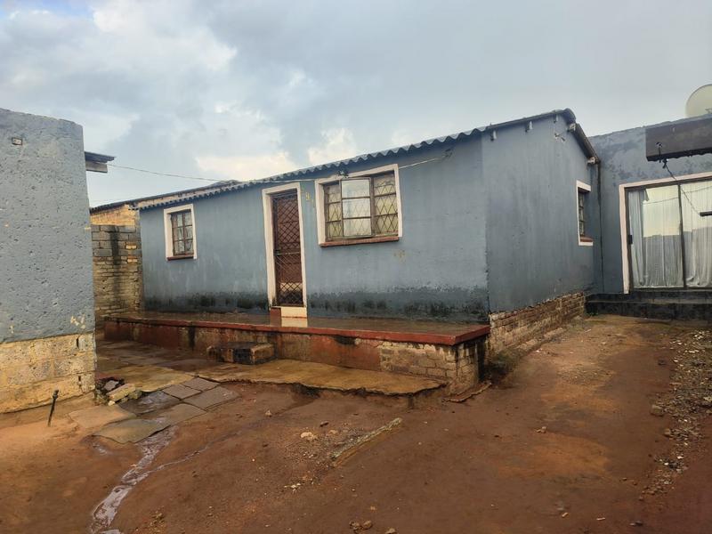 2 Bedroom Property for Sale in Meadowlands Gauteng