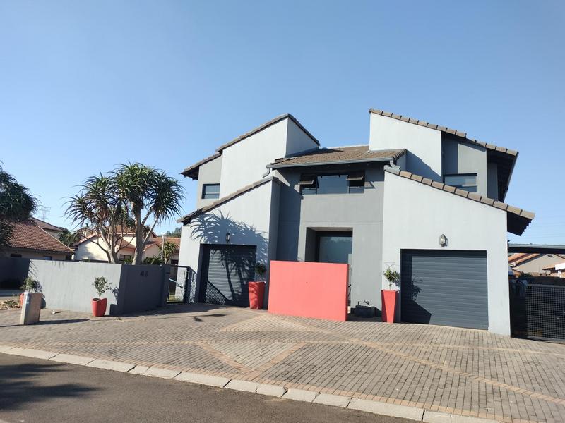 4 Bedroom Property for Sale in Pierre Van Ryneveld Gauteng