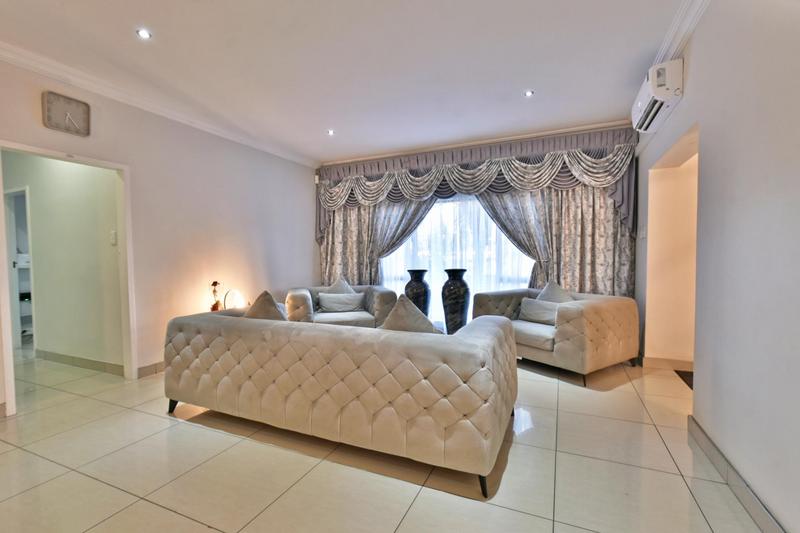 9 Bedroom Property for Sale in Glenvista Gauteng