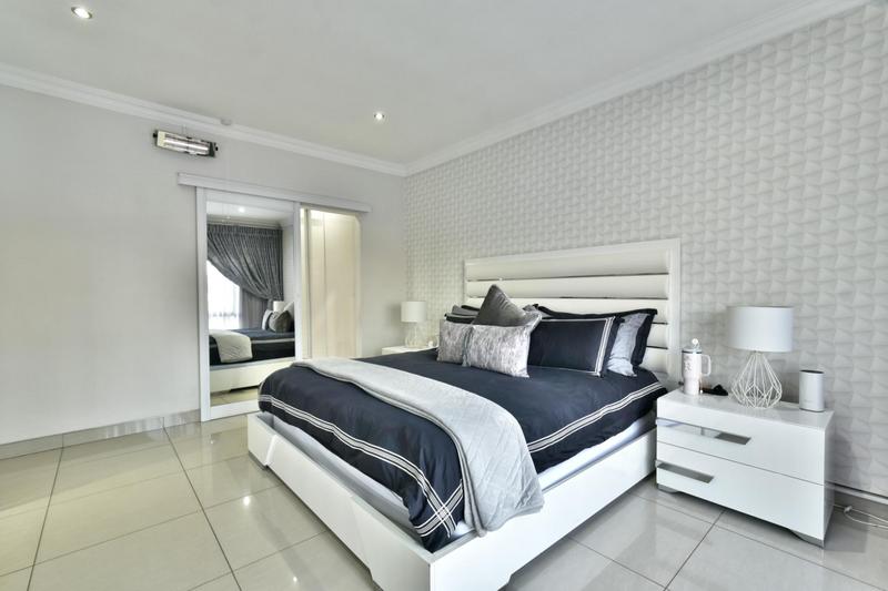 9 Bedroom Property for Sale in Glenvista Gauteng