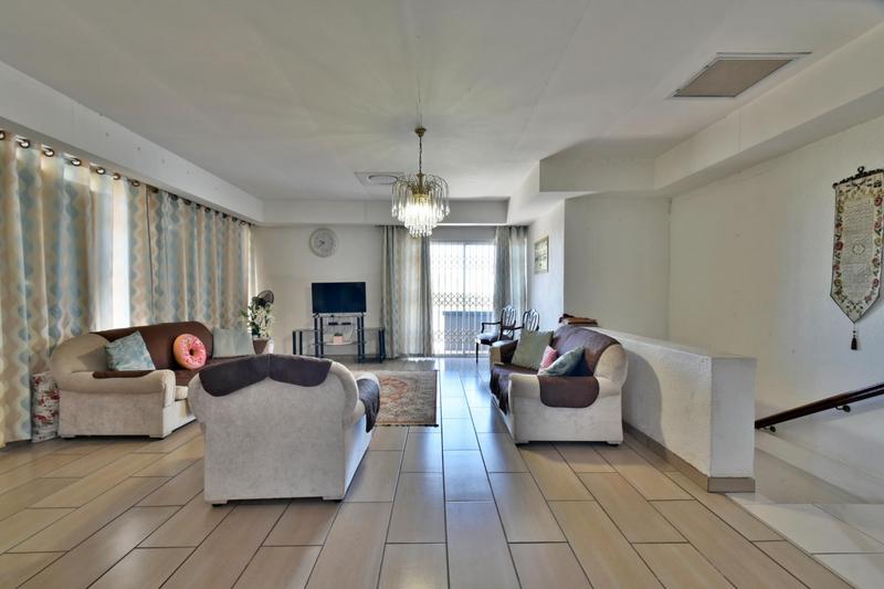 8 Bedroom Property for Sale in Oakdene Gauteng