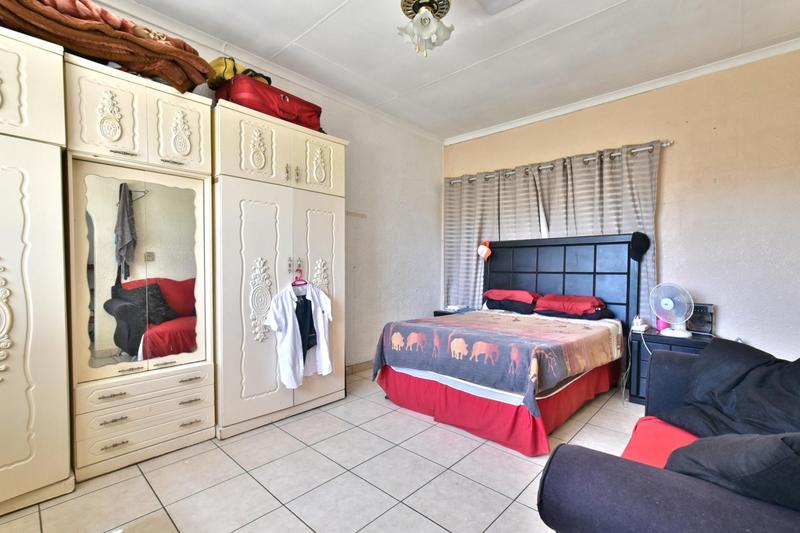 8 Bedroom Property for Sale in Oakdene Gauteng