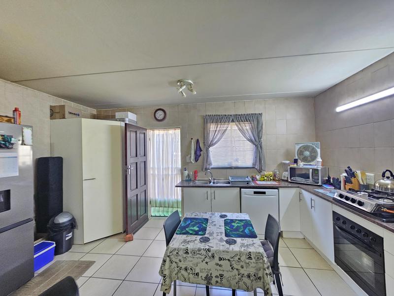 To Let 2 Bedroom Property for Rent in Allens Nek Gauteng