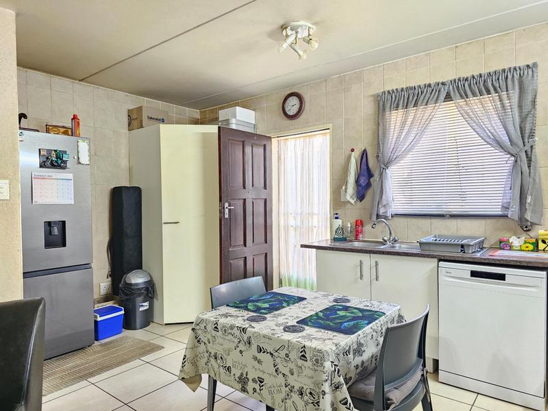 To Let 2 Bedroom Property for Rent in Allens Nek Gauteng