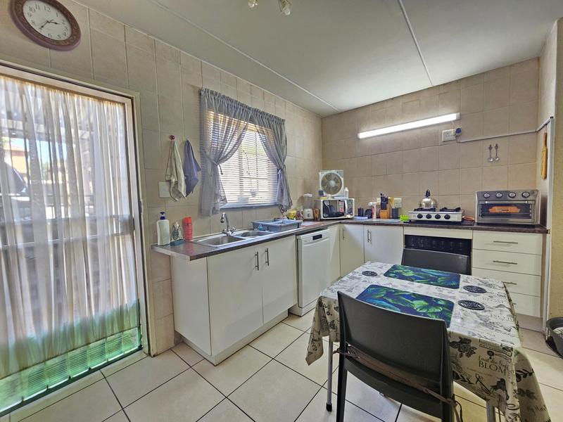 To Let 2 Bedroom Property for Rent in Allens Nek Gauteng