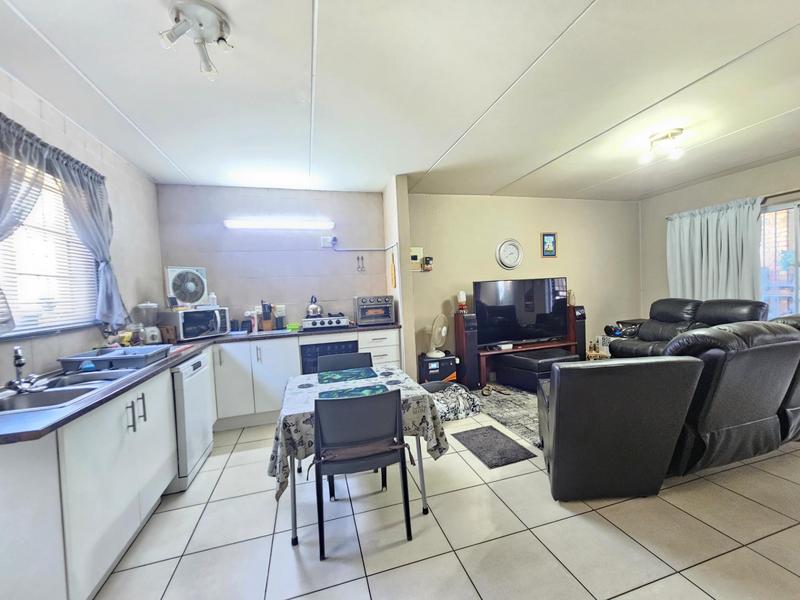 To Let 2 Bedroom Property for Rent in Allens Nek Gauteng