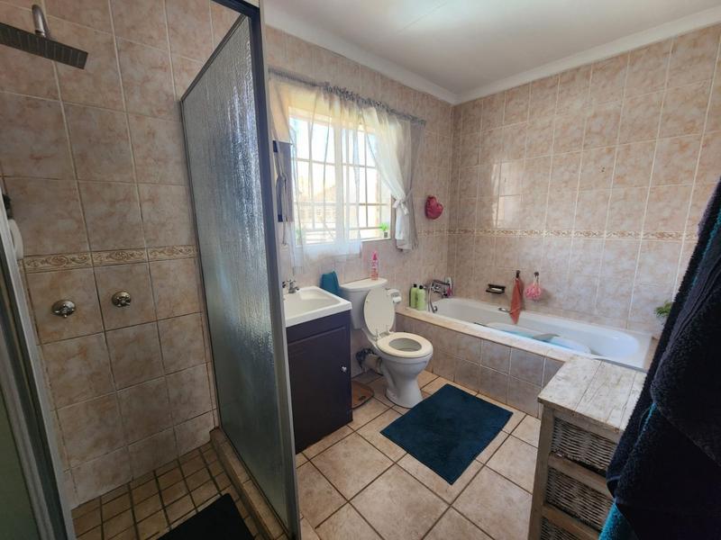 2 Bedroom Property for Sale in Doornpoort Gauteng