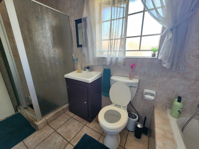 2 Bedroom Property for Sale in Doornpoort Gauteng