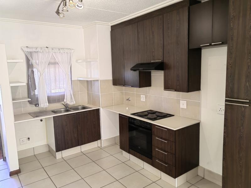 To Let 2 Bedroom Property for Rent in Bryanston Gauteng