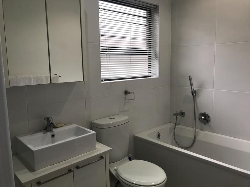 1 Bedroom Property for Sale in Lonehill Gauteng