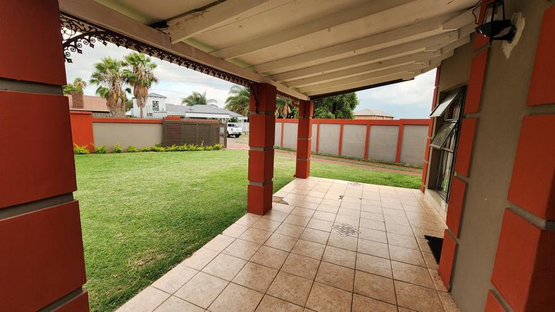 6 Bedroom Property for Sale in Montana Tuine Gauteng