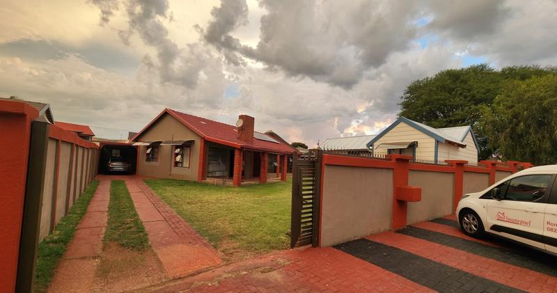 6 Bedroom Property for Sale in Montana Tuine Gauteng