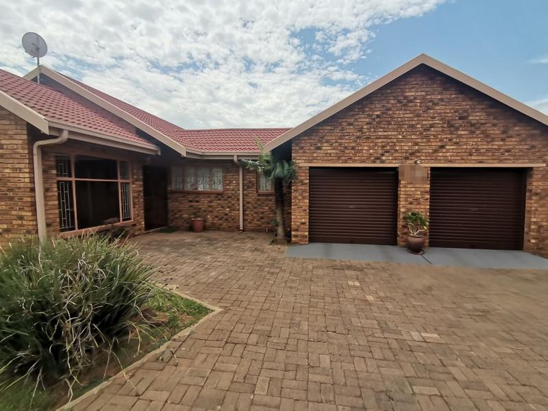 4 Bedroom Property for Sale in Vanderbijlpark SE 3 Gauteng