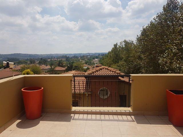 To Let 2 Bedroom Property for Rent in Sunninghill Gauteng