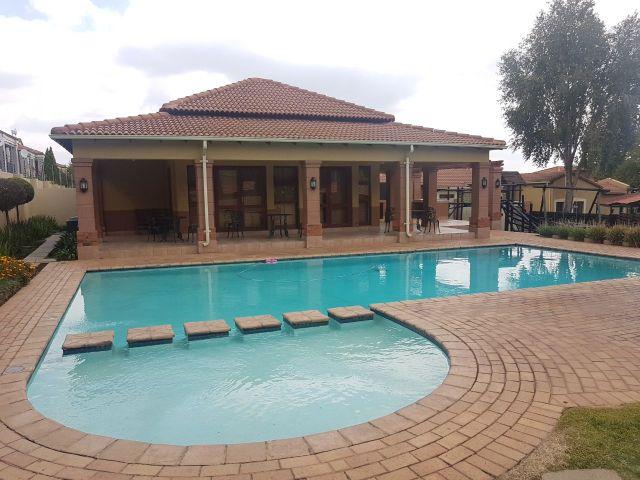 To Let 2 Bedroom Property for Rent in Sunninghill Gauteng