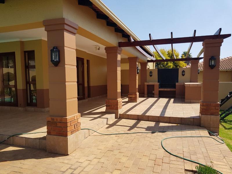 To Let 2 Bedroom Property for Rent in Sunninghill Gauteng