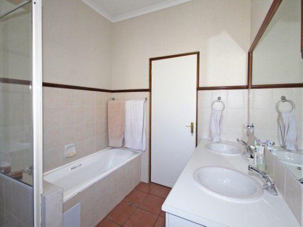 To Let 3 Bedroom Property for Rent in Sunninghill Gauteng