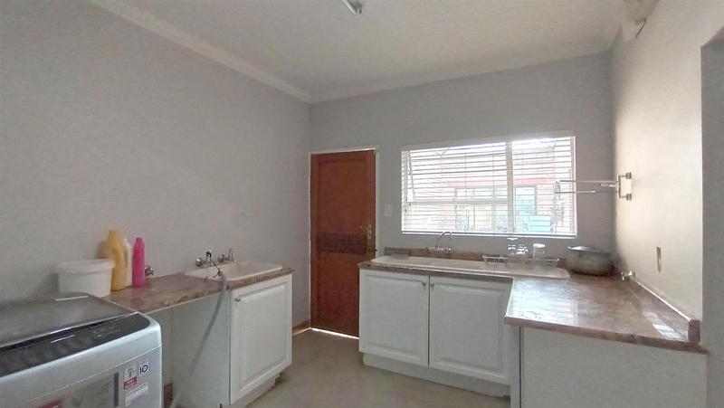 4 Bedroom Property for Sale in Eldoraigne Gauteng