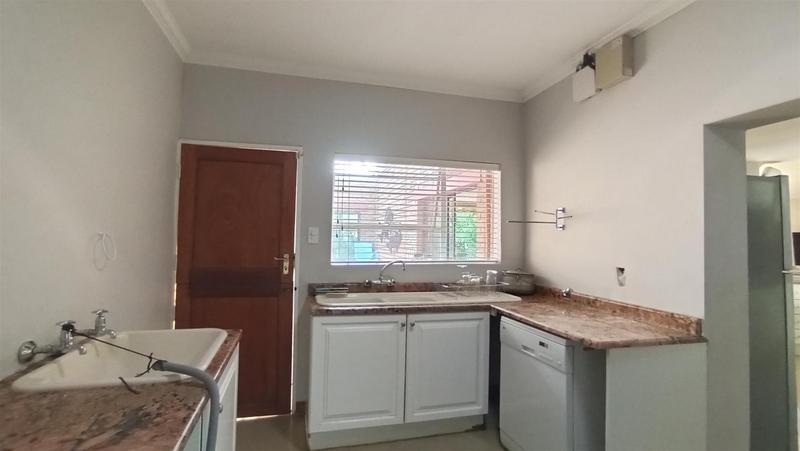 4 Bedroom Property for Sale in Eldoraigne Gauteng