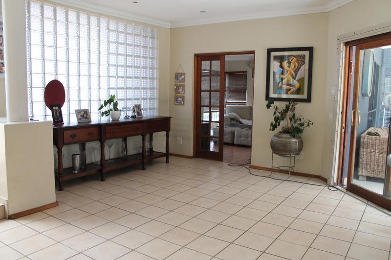 4 Bedroom Property for Sale in Dowerglen Gauteng