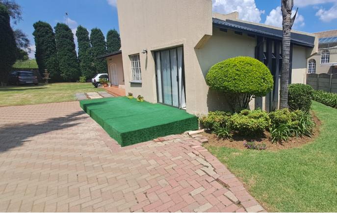 To Let 1 Bedroom Property for Rent in Sunward Park Gauteng