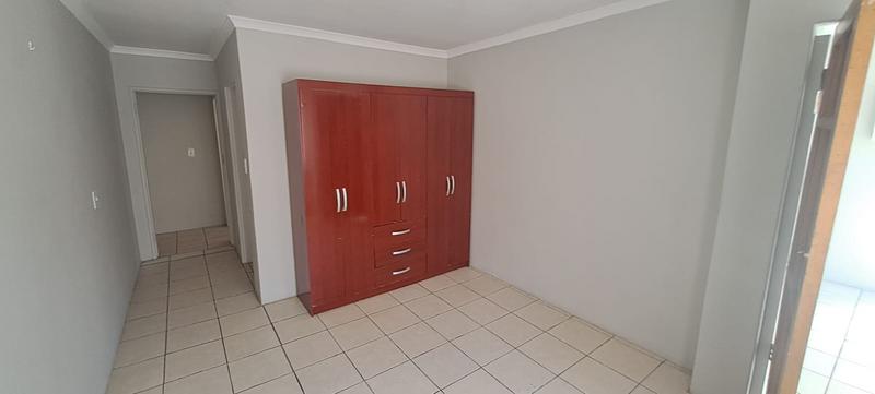 To Let 1 Bedroom Property for Rent in Sunward Park Gauteng