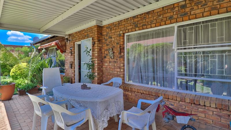 2 Bedroom Property for Sale in Edenvale Gauteng