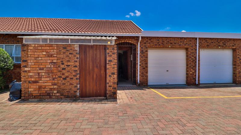 2 Bedroom Property for Sale in Edenvale Gauteng