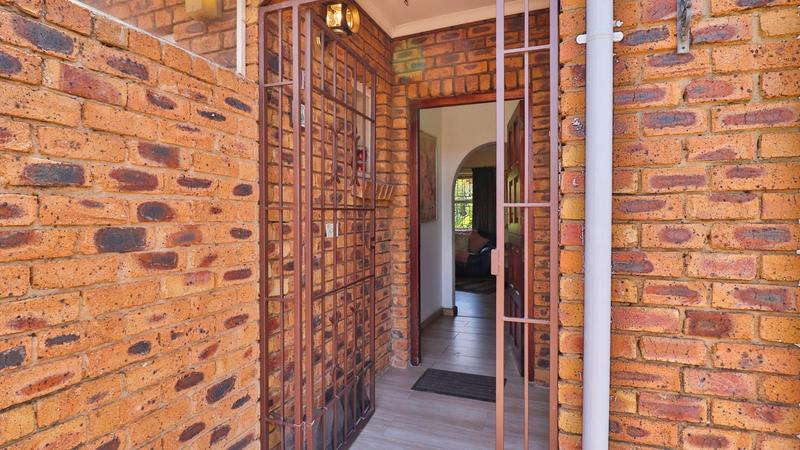 2 Bedroom Property for Sale in Edenvale Gauteng