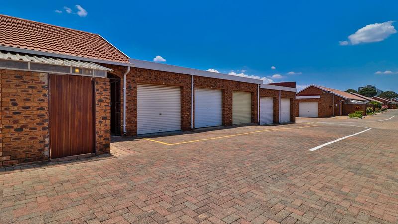 2 Bedroom Property for Sale in Edenvale Gauteng