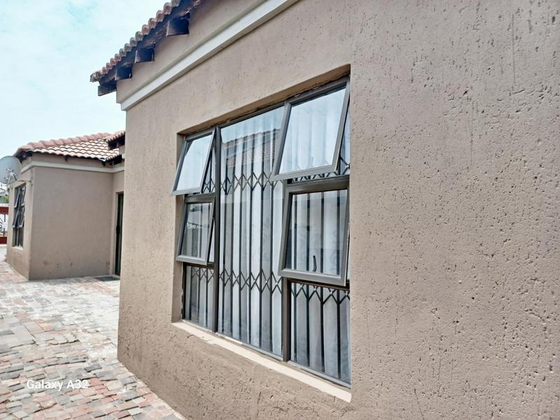 4 Bedroom Property for Sale in Birch Acres Gauteng