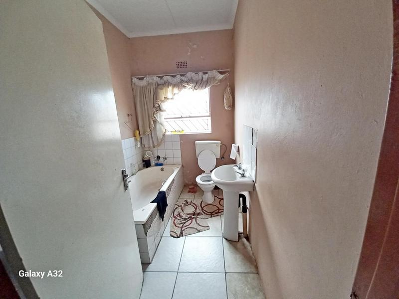 3 Bedroom Property for Sale in Birch Acres Gauteng