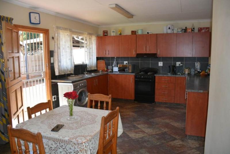 To Let 3 Bedroom Property for Rent in Strubenvale Gauteng