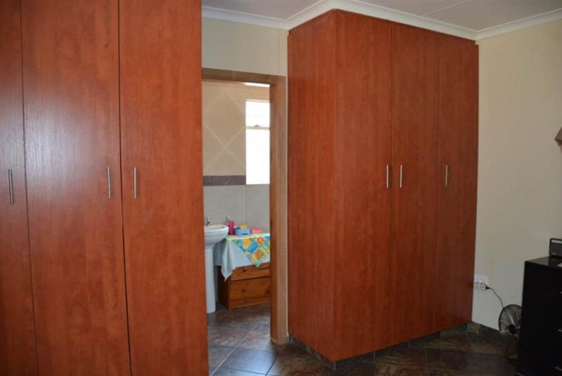 To Let 3 Bedroom Property for Rent in Strubenvale Gauteng