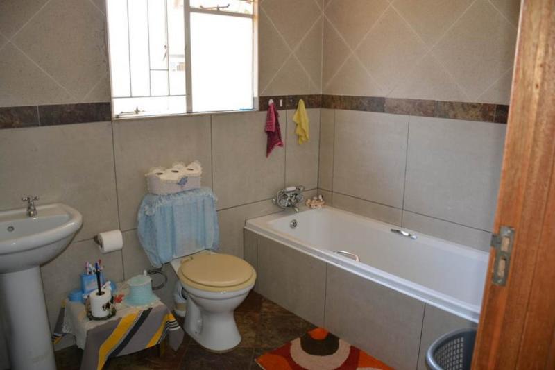 To Let 3 Bedroom Property for Rent in Strubenvale Gauteng