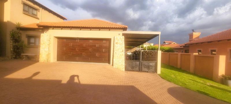 4 Bedroom Property for Sale in Amberfield Gauteng