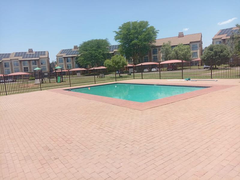 2 Bedroom Property for Sale in Theresa Park Gauteng