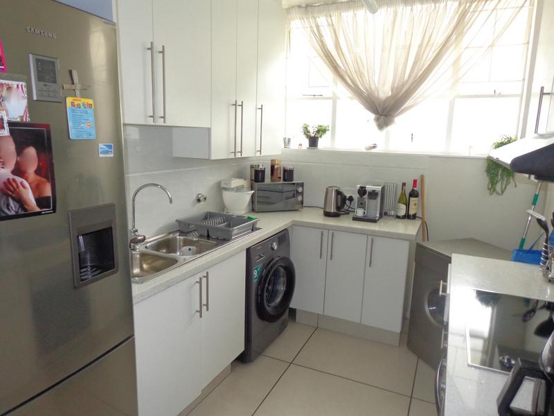 To Let 2 Bedroom Property for Rent in Sandown Gauteng