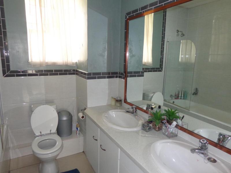 To Let 2 Bedroom Property for Rent in Sandown Gauteng