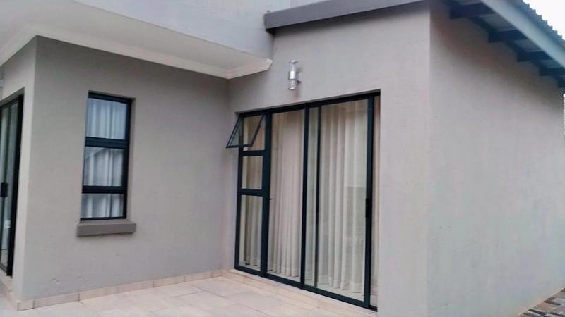 To Let 4 Bedroom Property for Rent in Roodeplaat Gauteng