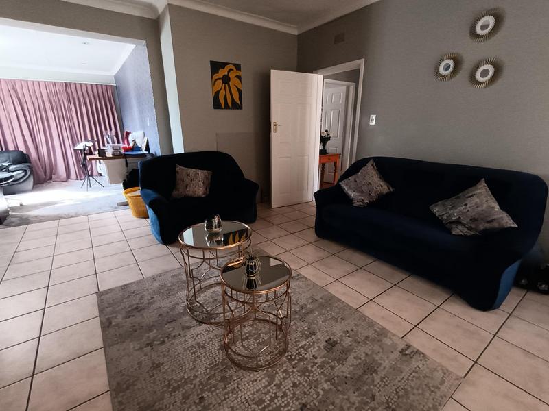 6 Bedroom Property for Sale in Primrose Gauteng