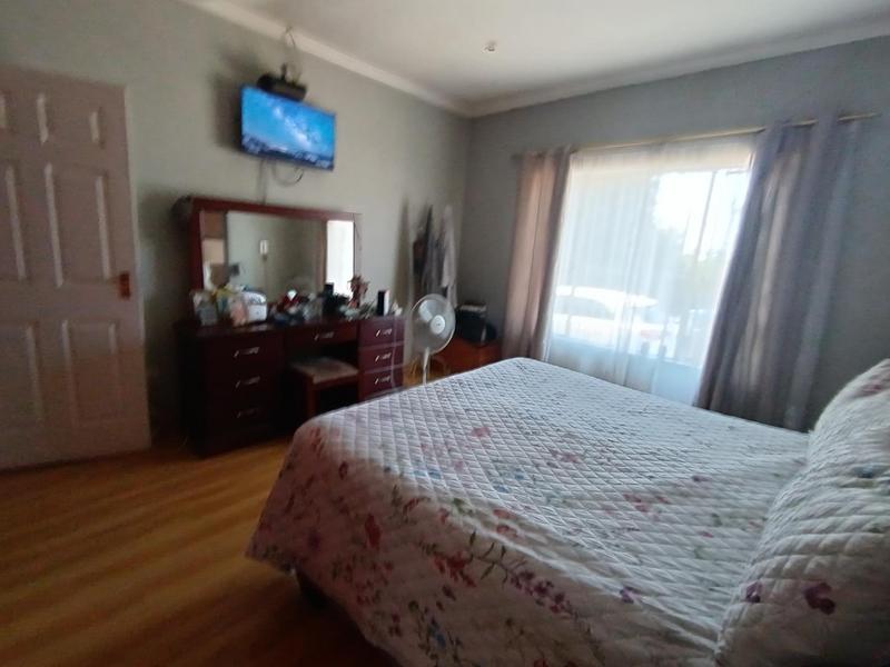 6 Bedroom Property for Sale in Primrose Gauteng