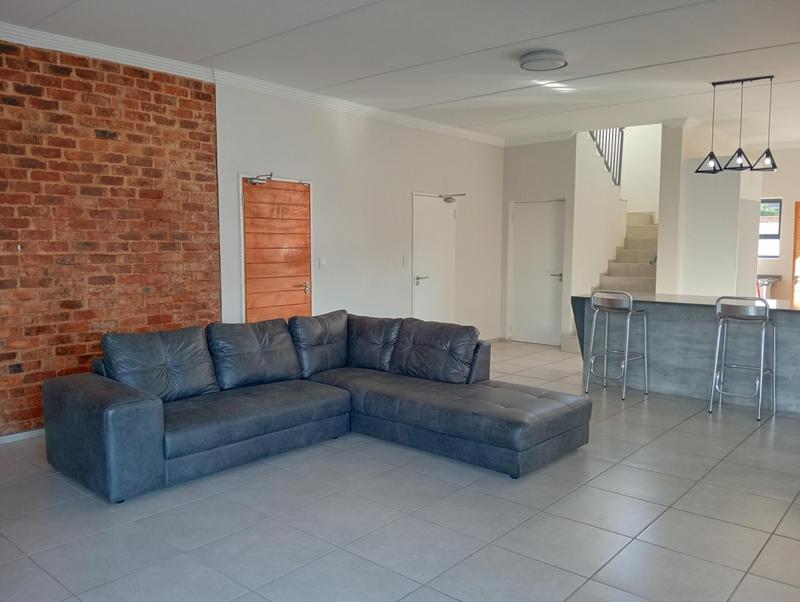 To Let 4 Bedroom Property for Rent in Homes Haven Gauteng