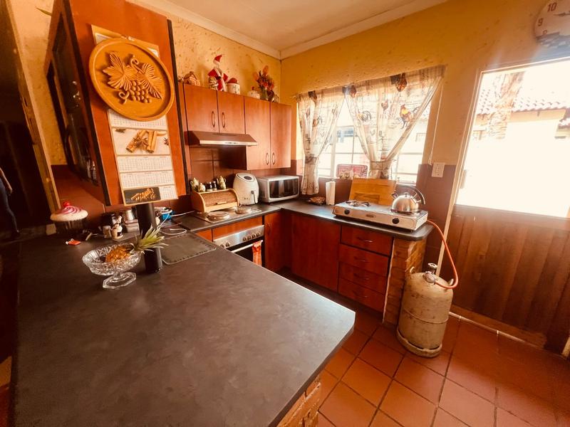 6 Bedroom Property for Sale in Theresa Park Gauteng